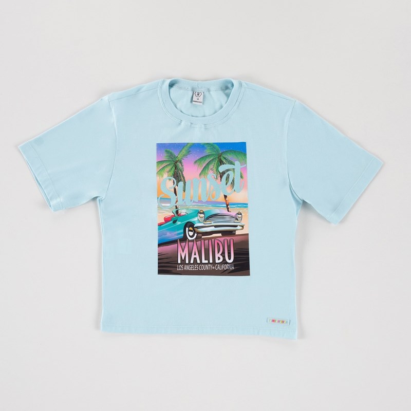 T-Shirt Feminina Teen Estampa Frontal " SUNSET MALIBU" Azul Claro
